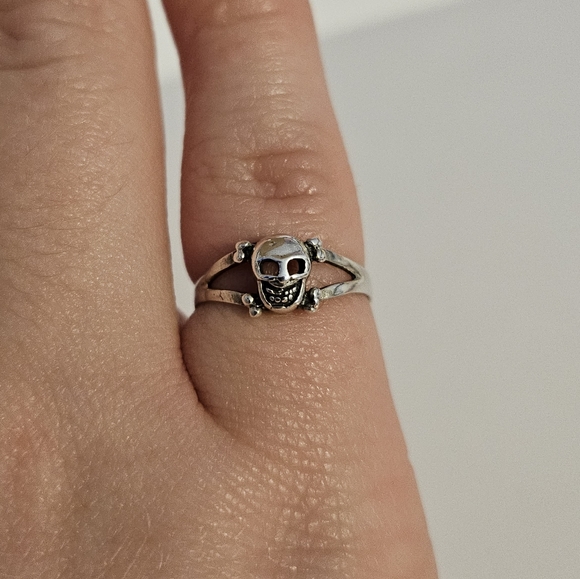 Jewelry - Sterling Silver 925 Skull Bones Toe Ring